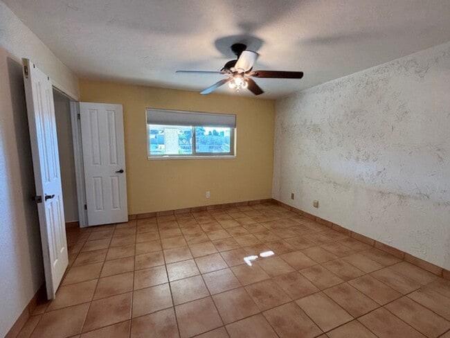 Building Photo - 3 Bedroom - 2 Bath Pool Home on the Golf Course