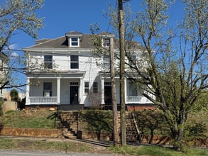 Building Photo - 834 Rivermont Ave