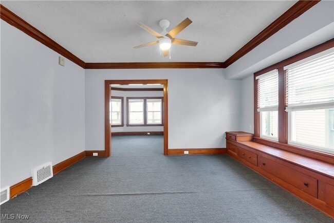 Building Photo - 917 Helmsdale Rd