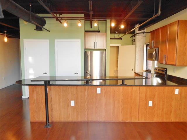 Building Photo - 3110 Thomas Ave