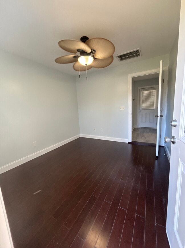 Building Photo - 112 Northbrook Dr