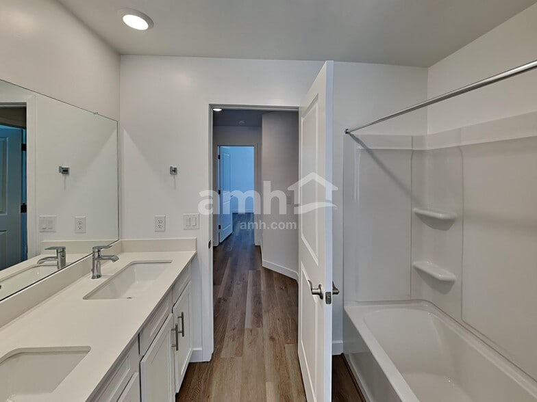 Building Photo - 7344 S Avenida Obelo