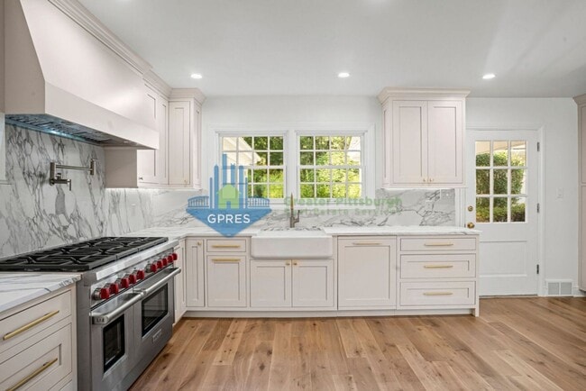 Building Photo - Elegant Fox Chapel 4-Bedroom, 3.5-Bath Home