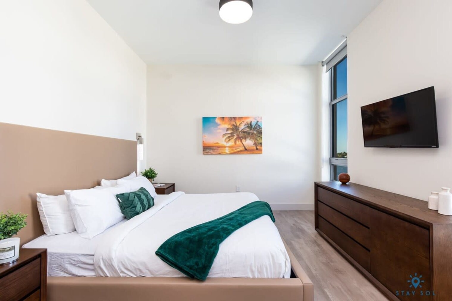 Building Photo - 777 N Ocean Dr