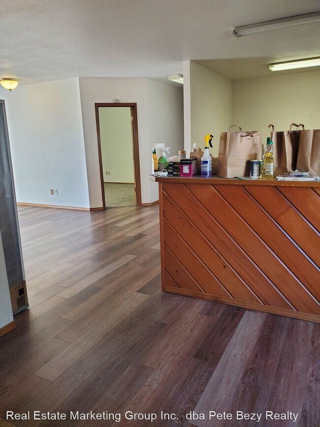 Building Photo - 3 br, 1 bath House - 240 Haight Rd