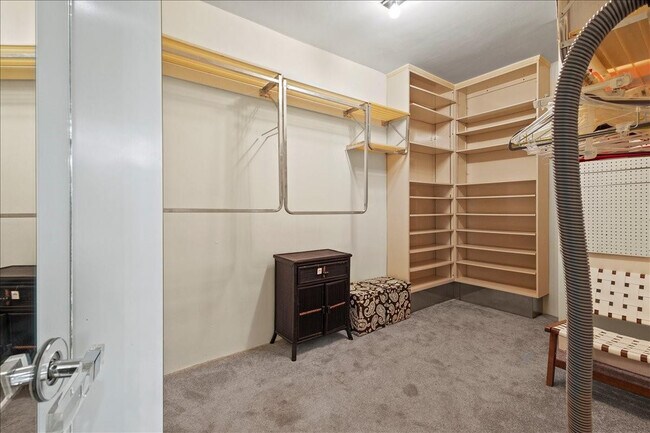 Building Photo - 5304 Woodlands Blvd