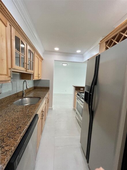 Building Photo - 1515 E Broward Blvd