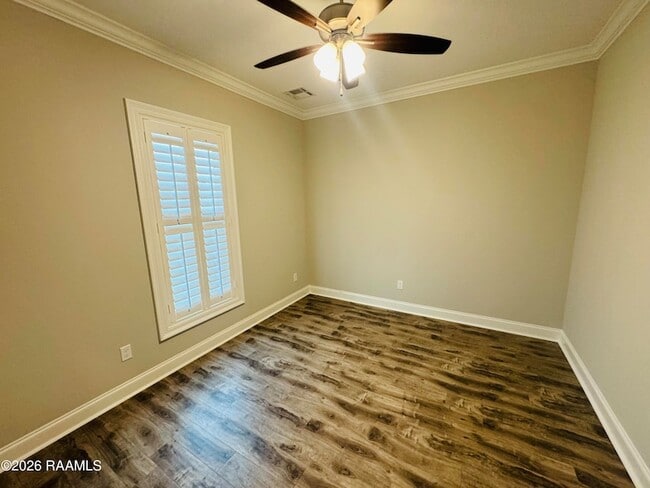 Building Photo - 113 Oak Village Dr