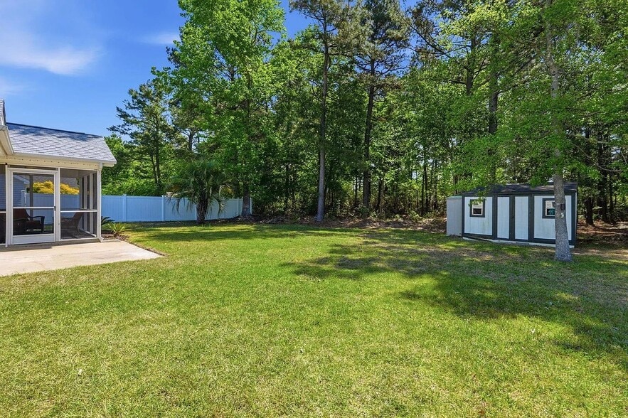 Building Photo - 722 Drawbridge Dr