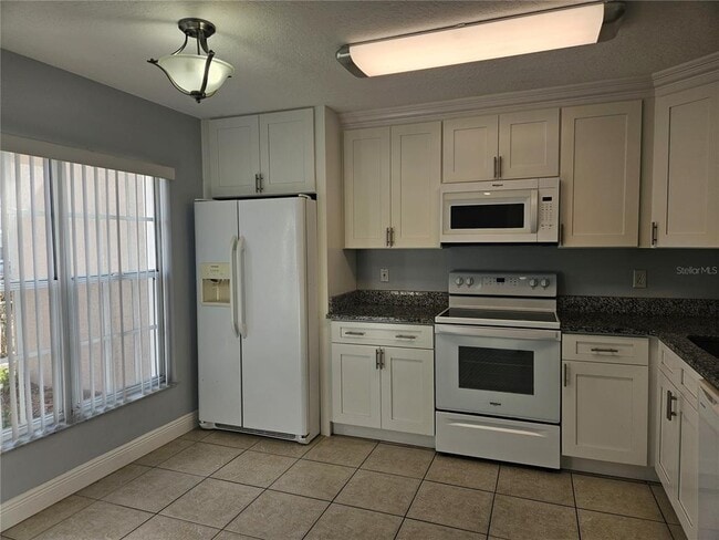 Building Photo - 2321 Water View Loop