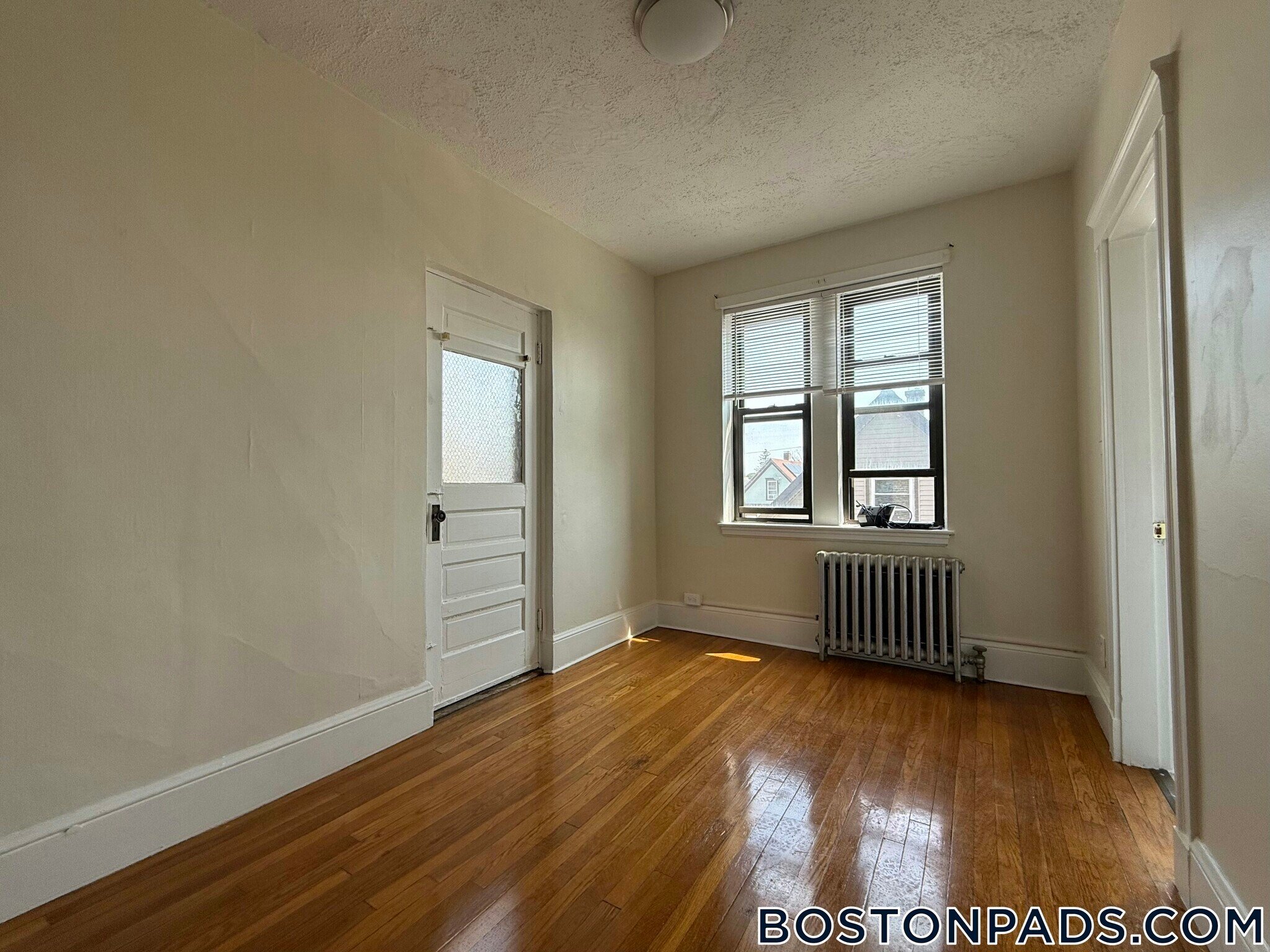 Building Photo - 53 Fellsway W