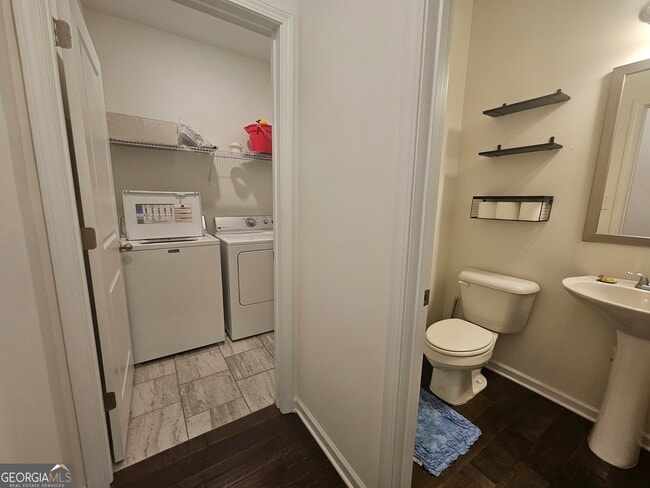 Building Photo - 16 Saint Georges Pl
