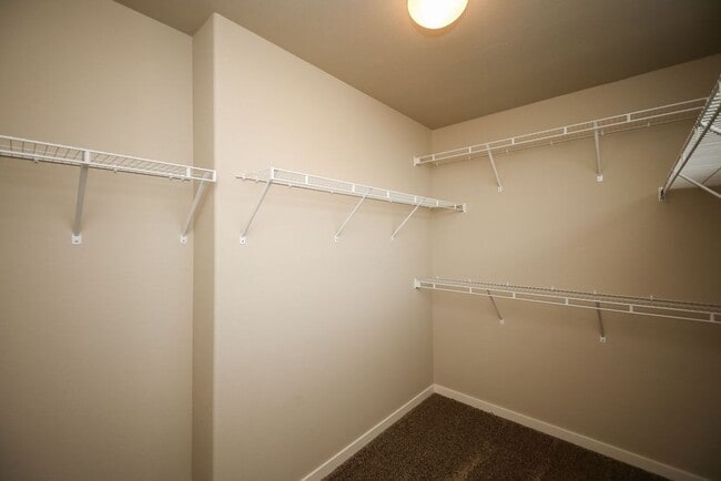 Building Photo - 4 Bedroom Home in Wellington