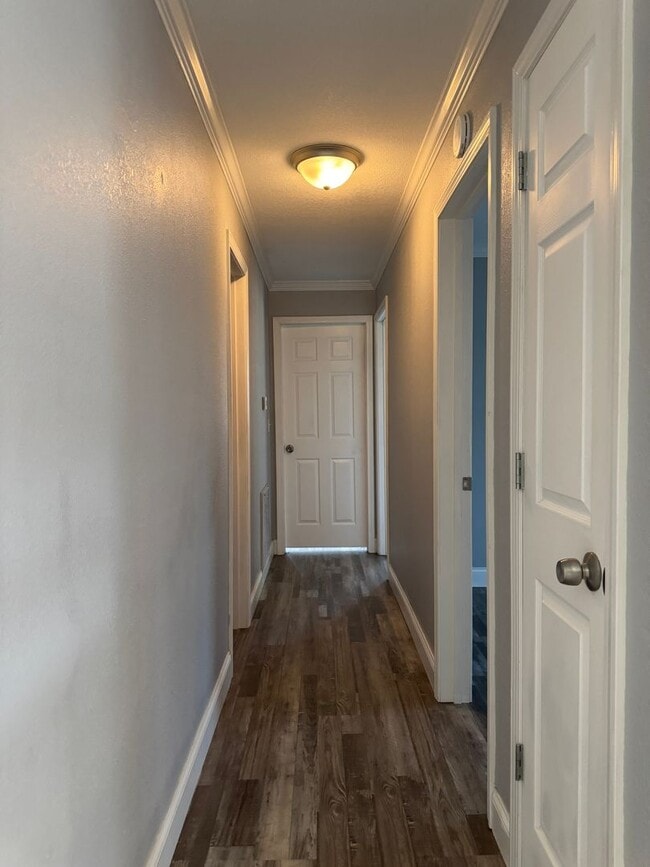 Building Photo - 1412 Carousel Rd