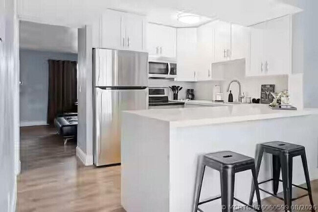 Building Photo - 2015 NW 37th Terrace