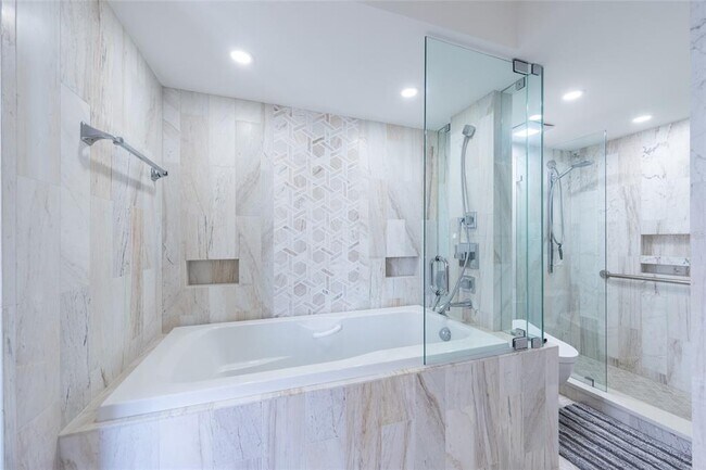 Building Photo - 770 S Palm Ave