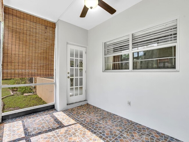 Building Photo - 5001 W Oakland Park Blvd