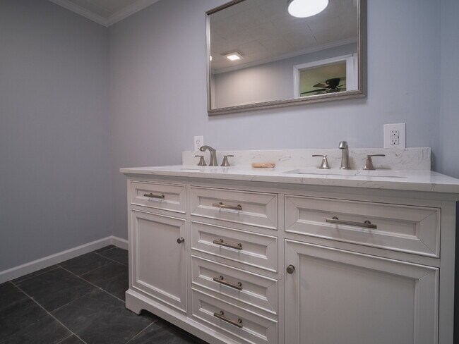 Building Photo - "Charming 3-Bedroom Home in Cramerton - Spacious 1217 Sq Ft with 2 Full Baths!"