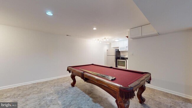 Building Photo - 9811 Fendale Ln