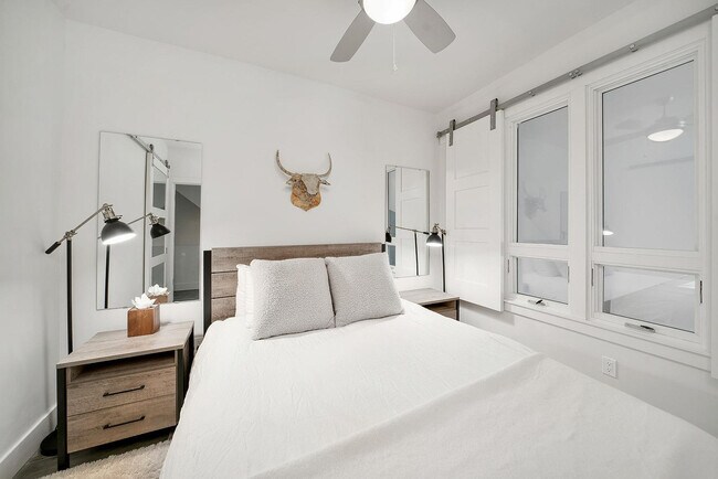 Building Photo - 113 Lost Creek Ln