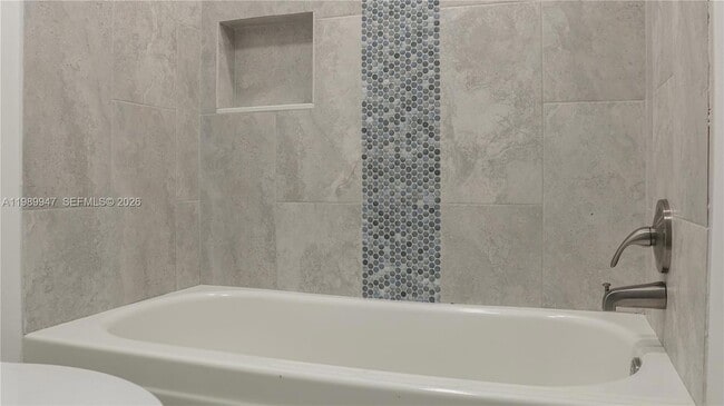 Building Photo - 9421 Evergreen Pl