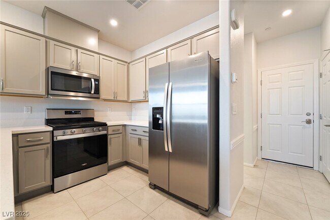 Building Photo - 480 Filaree Pl