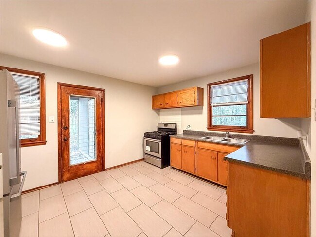 Building Photo - 5301 E David Langan Dr