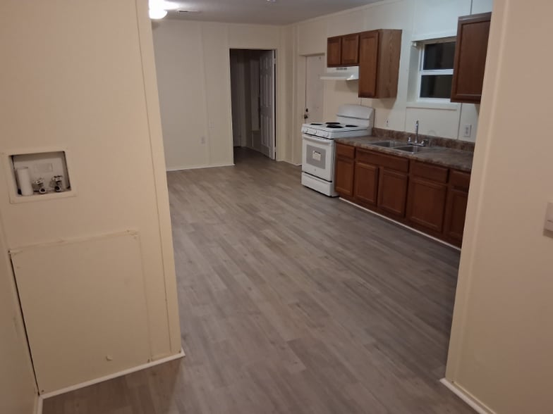 Building Photo - 300 W Rabbit Cove Rd