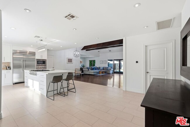 Building Photo - 13201 Bloomfield St