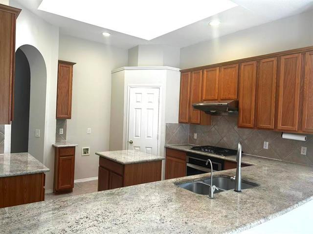 Building Photo - 4420 Lansbury Ln