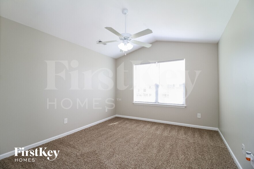 Building Photo - 545 Lakewood Glen Ct