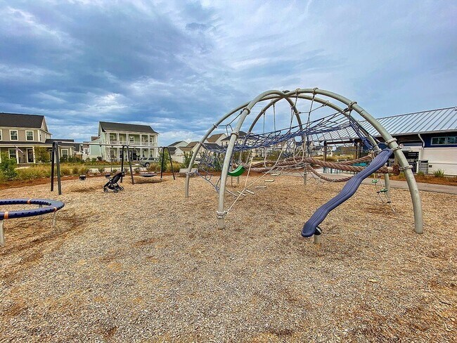 Building Photo - 502 Sound Dr