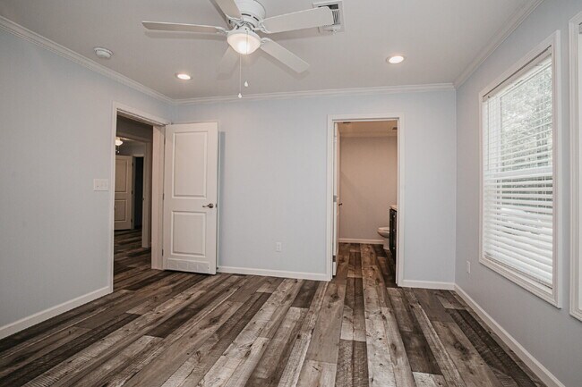 Building Photo - Inviting 3 bed, 2 bath Mount Pleasant rental
