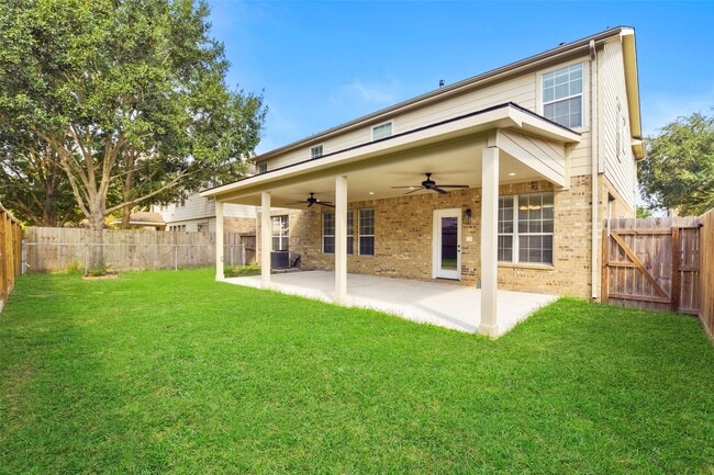 Building Photo - 16727 Summer Cypress Ct
