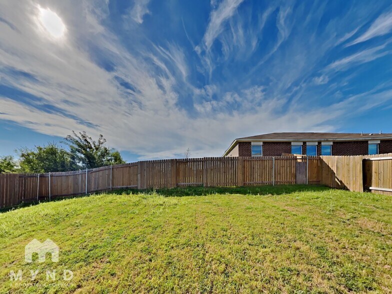 Building Photo - 732 Keeneland Dr