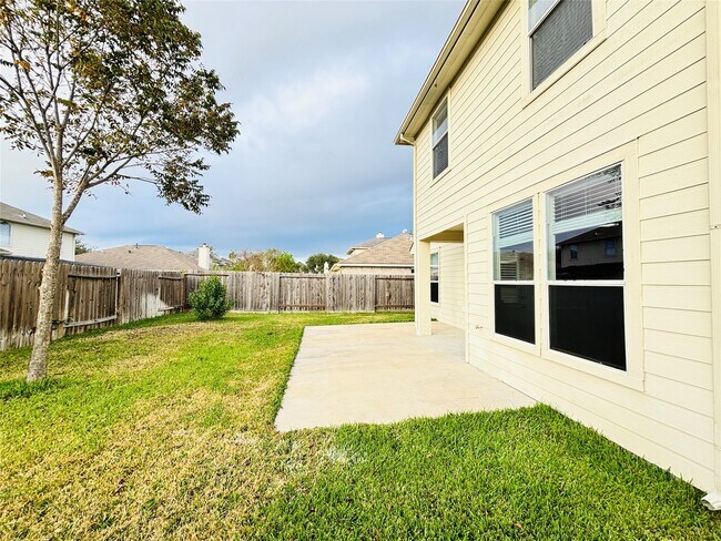 Building Photo - 16318 Bettong Ct