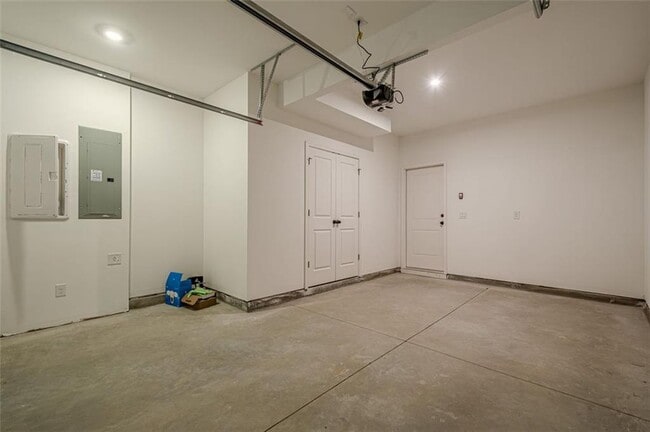 Building Photo - 1444 Creekside Cir NW