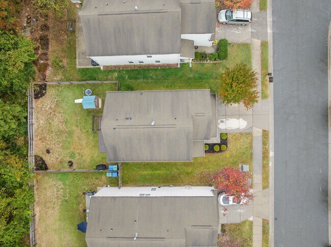 Building Photo - Fantastic 4 Bedroom, 3 Bath home near Brier Creek & RDU, Fenced-in Yard, Bonus Room, Pet Friendly!