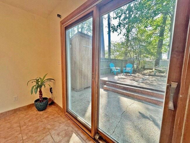 Building Photo - READY 11-07-25!! 3-Bedroom Townhome at the...