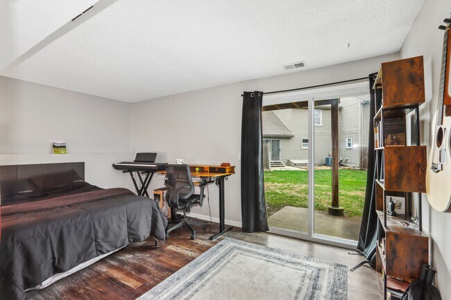 Building Photo - 8927 Hauser St