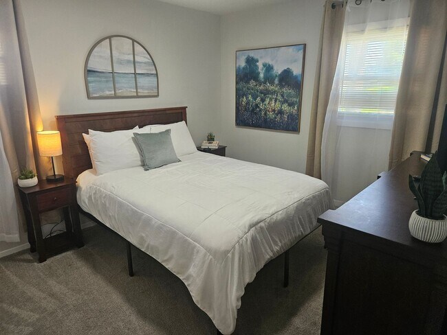 Building Photo - 2213 Wharton Ave