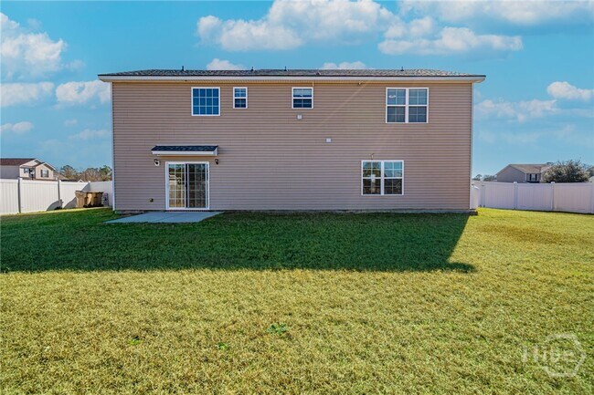 Building Photo - 100 Springcreek Ln