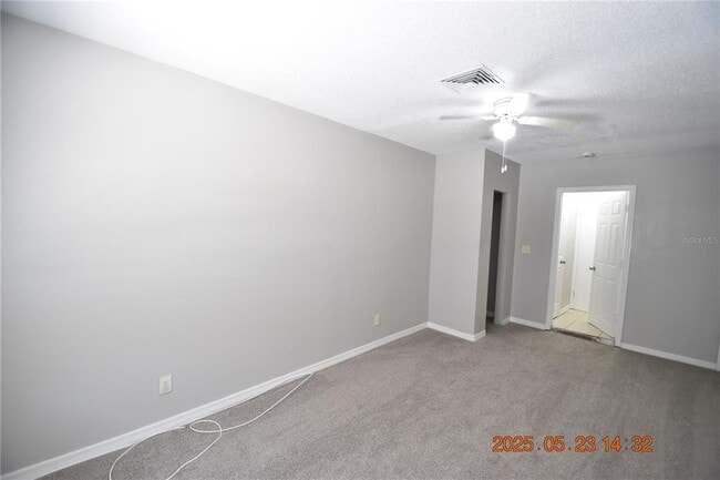 Building Photo - 4432 Tarpon Dr