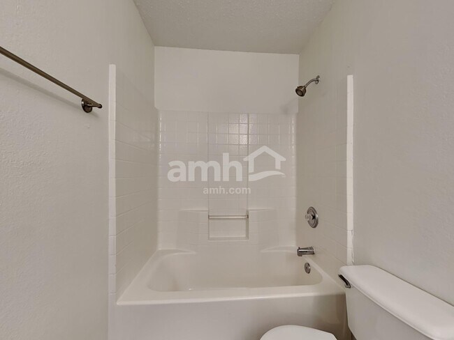 Building Photo - 1039 Mazourka Dr