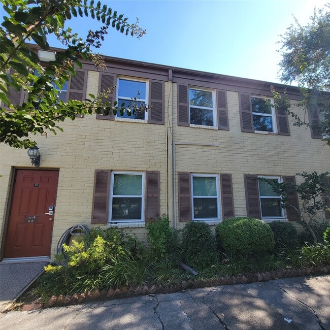 Building Photo - 11649 Chimney Rock Rd