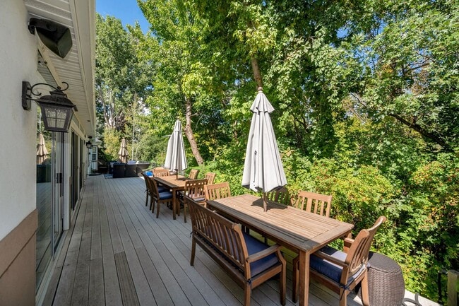 Building Photo - Immaculate Home for rent in gated cul-de-sac!