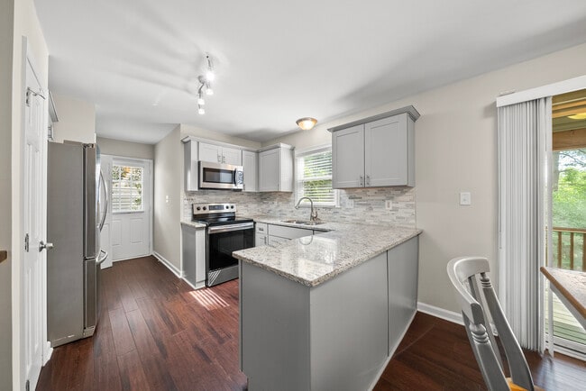 Building Photo - 8324 Bellingham Cir