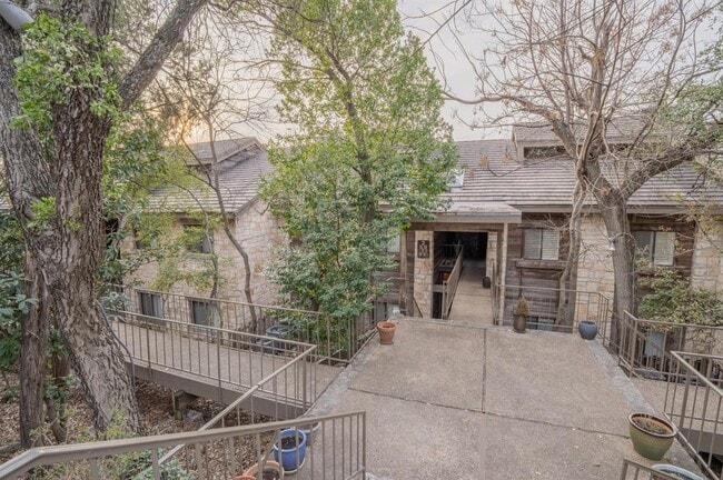 Building Photo - 8200 Neely Dr