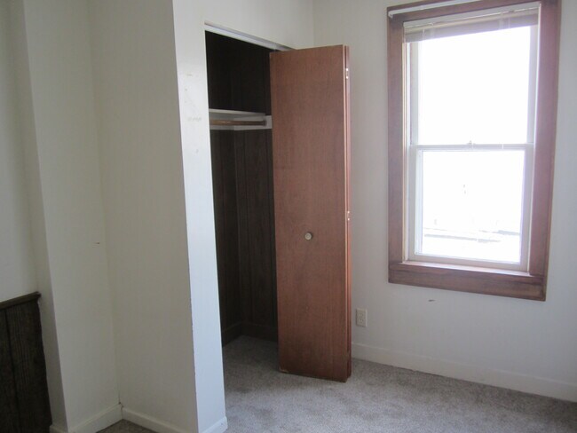 Building Photo - 108 S Main St