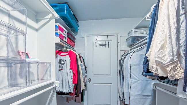 Custom closet - 107 Abbots Glen Ct
